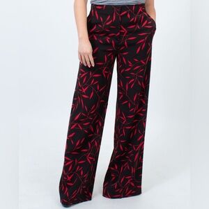 DIANE VON FURSTENBERG Wide Leg Floral Pants in black and red size 6